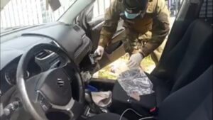 Detienen a tres personas que portaban armas y fueron denunciadas por ocasionar daños en vehículos