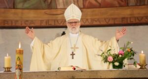 Papa Francisco anuncia que Celestino Aós será nombrado cardenal