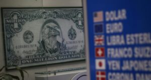 Tras un debate Trump-Biden no tan caótico: dólar abre presionado a la baja y en menos de $780