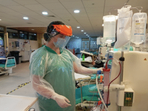 Pacientes en diálisis: el otro extremo que invisibiliza la pandemia y los más expuestos al virus