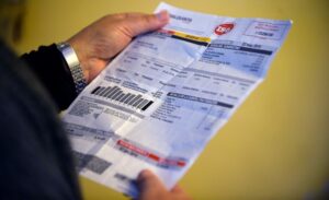 Cifra de morosos sigue en aumento: Más de 800 mil clientes adeudan servicios de electricidad y gas