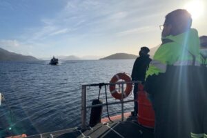 Armada coordina rescate de 22 personas en Natales