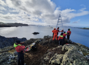 Armada realizó mantenimiento de señalización marítima en la Antártica