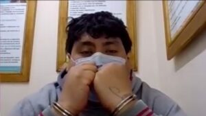 Detienen a conductor ebrio y sin licencia que ha incumplido 15 veces la reclusión nocturna domiciliaria