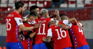 Sin Vargas y con Beausejour: la inesperada nómina de La Roja para duelos ante Perú y Venezuela