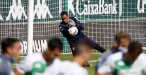 En el regreso de Bravo al Camp Nou: Real Betis visita al Barcelona en partidazo por La Liga