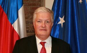 Kusanovic renuncia al CORE para postularse al Parlamento