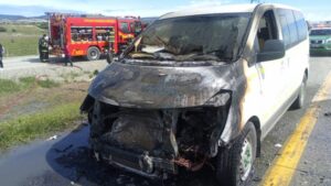 Vehículo se incendió en la ruta de ingreso a Punta Arenas