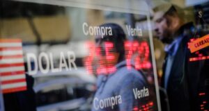 Dólar cae de los $750 mientras el cobre se acerca a su máximo en 2 años