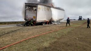 Camión que salió desde Punta Arenas se quemó en Santa Cruz