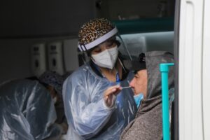 Positividad no baja de 10% y 33 por ciento de casos reportados fueron pacientes asintomáticos
