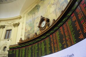 Bolsa de Santiago se pliega a esperanza mundial y también saca cuentas alegres tras avance en vacuna