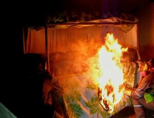 Documental “El cielo está rojo” sigue los pasos de la investigación tras el incendio en la cárcel de San Miguel