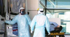 EEUU registra la cifra más alta de muertes por covid-19 desde abril