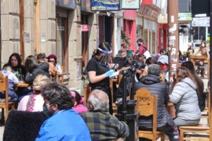 Autoridades divididas tras fiscalizaciones a restaurantes