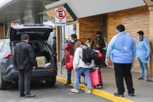 ¡No entienden!: familias intentaron abandonar Punta Arenas pese a tener casos positivos de Covid-19