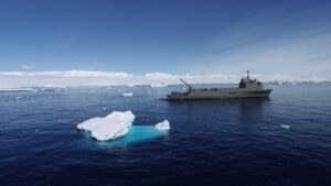 Buque “Sargento Aldea” cumplió con mantención en ruta a la Antártica
