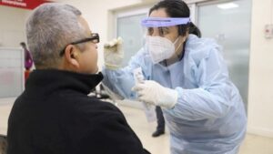 Alcalde Radonich solicita que bono para trabajadores de salud incluya a honorarios y reemplazos