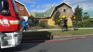 Niños jugando con fuego habrían causado amago de incendio en vivienda