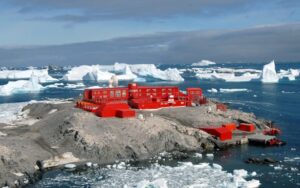 Salud reconoce que protocolo sanitario de Antártica carece de medidas “de mayor control”
