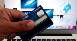 Ventas online con tarjetas crecieron un 60% en 2020 impulsadas por el débito, de acuerdo a Transbank