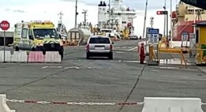 Hombre fallece tras caer a aguas del Estrecho desde remolcador atracado en Muelle Prat