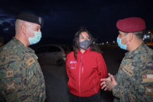 Gobernadora Ericka Farias fiscalizó el cumplimiento de toque de queda