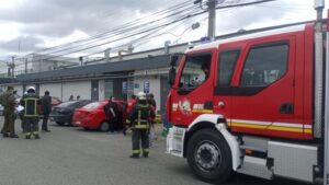 Trabajadoras sofocaron incendio en local de comidas al interior de Zona Austral