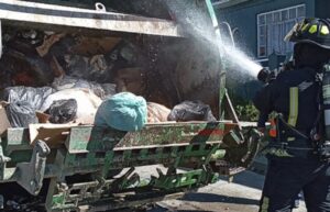 Trabajador de Áreas Verdes se cortó con un vidrio mientras recogía una bolsa de residuos