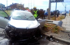 Nueva persecución policial terminó en violenta colisión: una lesionada y cuatro detenidos