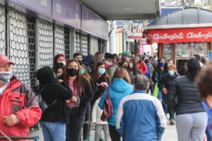 Adultos mayores, vecinos y salubristas opinan sobre mal comportamiento ciudadano
