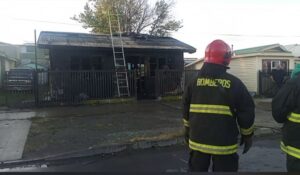 Dantesco incendio: ¡En solo minutos padre e hijo lo perdieron todo!