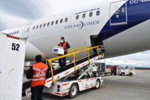 De Bélgica a Punta Arenas: llegaron las segundas dosis de vacunas contra el Covid