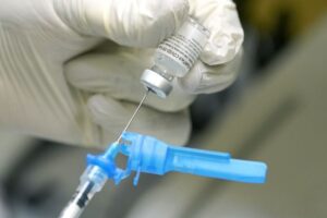 Cursan sumario sanitario a vacunatorio en La Serena que cobraba por aplicar dosis contra covid-19