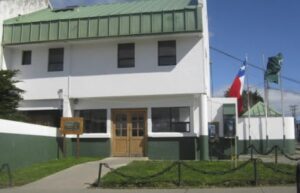 Detienen a hermanas que habrían peleado por auto