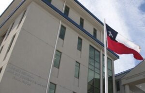 El día de furia del padre que habría agredido a su hijo y a dos carabineros