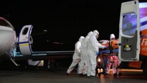 Familiares de aeroevacuados presentan recursos de protección para evitar traslados