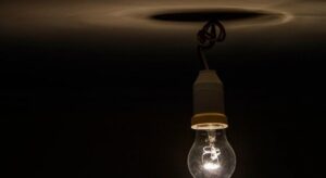 Expertos proyectan que las cuentas de la luz no bajarán en Chile hasta 2032