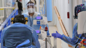 Pese a baja cifra de contagios informados, Salud llama a no relajar las medidas sanitarias
