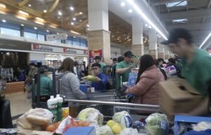 Ventas de supermercados cayeron un 20% en diciembre