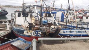 Barcos artesanales reciben paneles solares