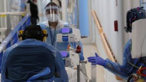 Más de 6 mil contagios en el país marcan peor día en casi 9 meses