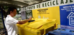 Vidrios, plásticos y más: por ley ahora empresas tendrán que recolectar los envases de sus productos