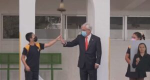 Piñera tilda retorno a clases como necesidad y afirma que niños aprenden en sala
