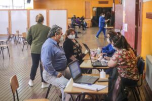 Cuatro vacunatorios dejarán de funcionar para habilitarlos como locales de votación