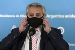 Presidente Fernández reconoce retraso en la llegada de vacunas a Argentina