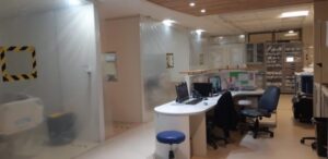 Un fallecido, 42 casos  y positividad bajo la media nacional