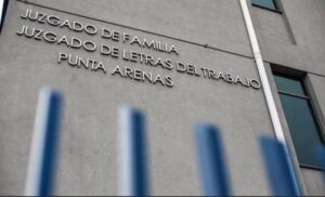 Detienen a madre e hija tras violenta pelea