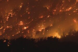 Heridos, desaparecidos y evacuados por incendios en la Patagonia Argentina