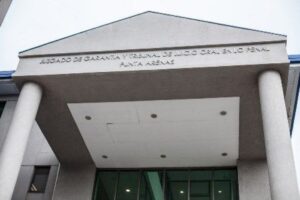 Detienen a dos sujetos por lesiones en contexto de violencia intrafamiliar